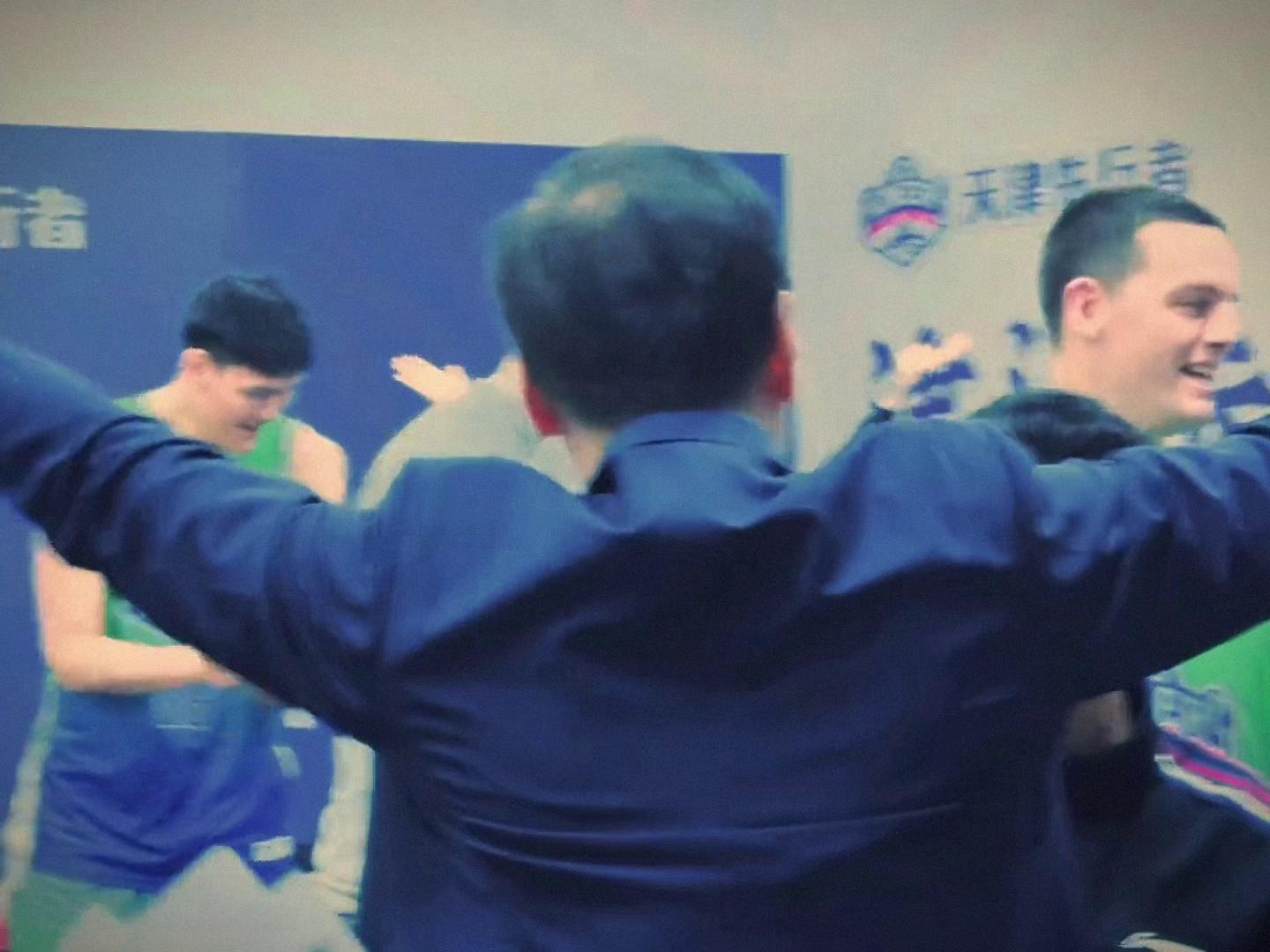 九游下载中心-包含转折点!武汉三镇更衣室发声,CBA季后赛窗口期攻防权衡,态度坚定,更衣室氛围转暖的词条